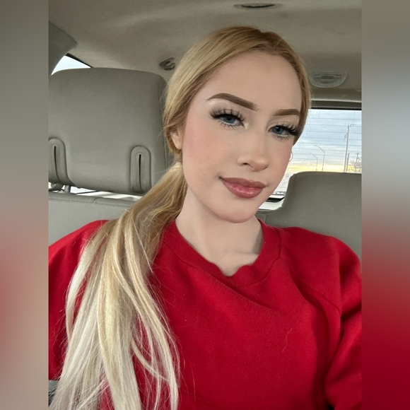 Meet your Posher, Estrella✨🍓 - Picture 5 of 13